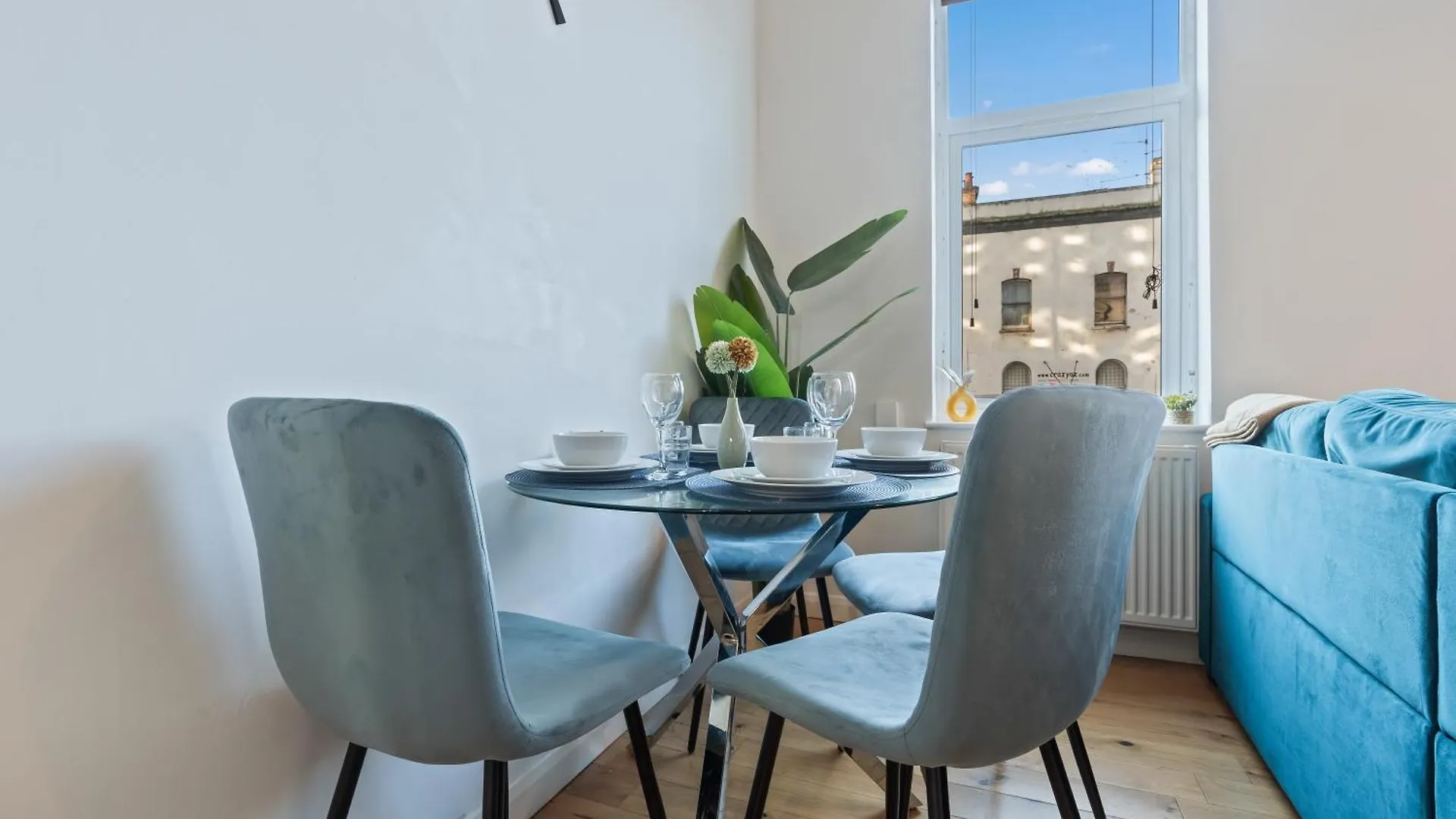 1Br Loft Apartment - Liverpool Street Sleeps 5 - The Simpsons Themed London
