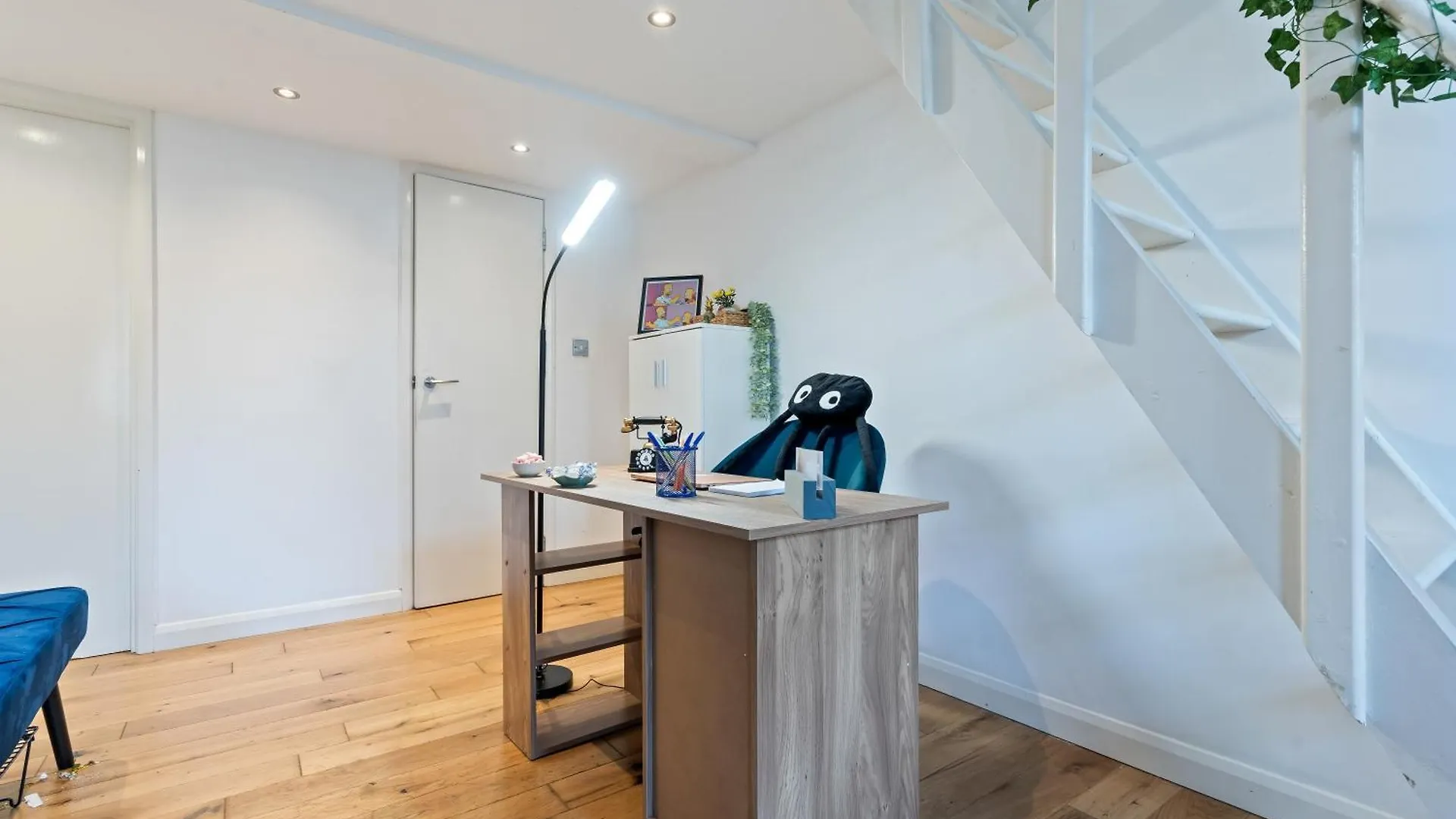 1Br Loft Apartment - Liverpool Street Sleeps 5 - The Simpsons Themed London