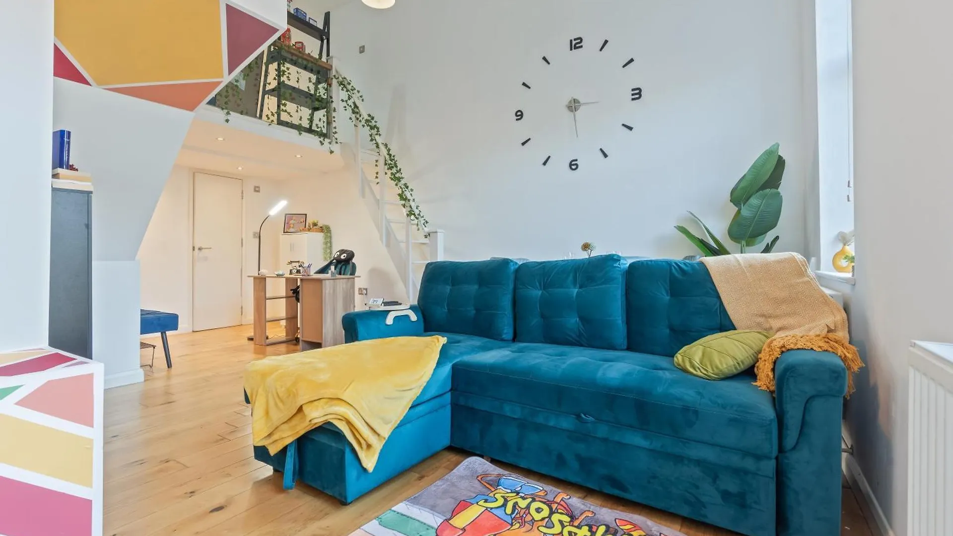 1Br Loft Apartment - Liverpool Street Sleeps 5 - The Simpsons Themed London
